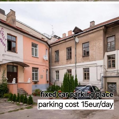 Happy Inn Toto Old Town, Self Check, Parking In The Yard, Аеропорт Вільнюс Екстер'єр фото