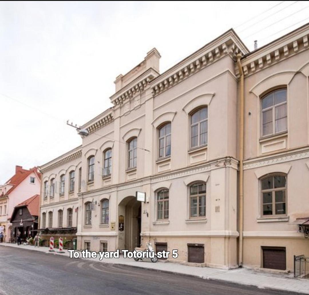 Happy Inn Toto Old Town, Self Check, Parking In The Yard, Аеропорт Вільнюс Екстер'єр фото